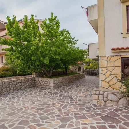 Apartment Muzic Cres Zewnętrze zdjęcie
